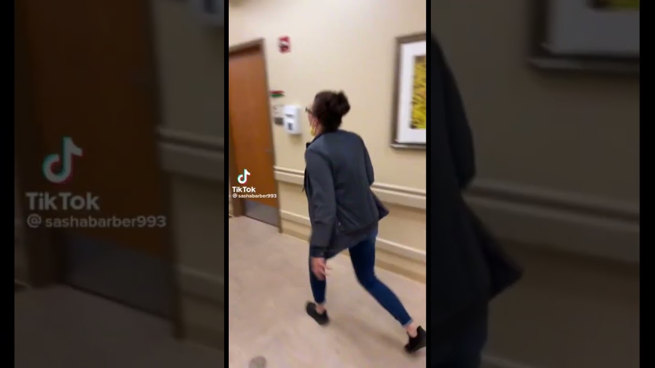 Scare Prank T-Rex Reaction 😂