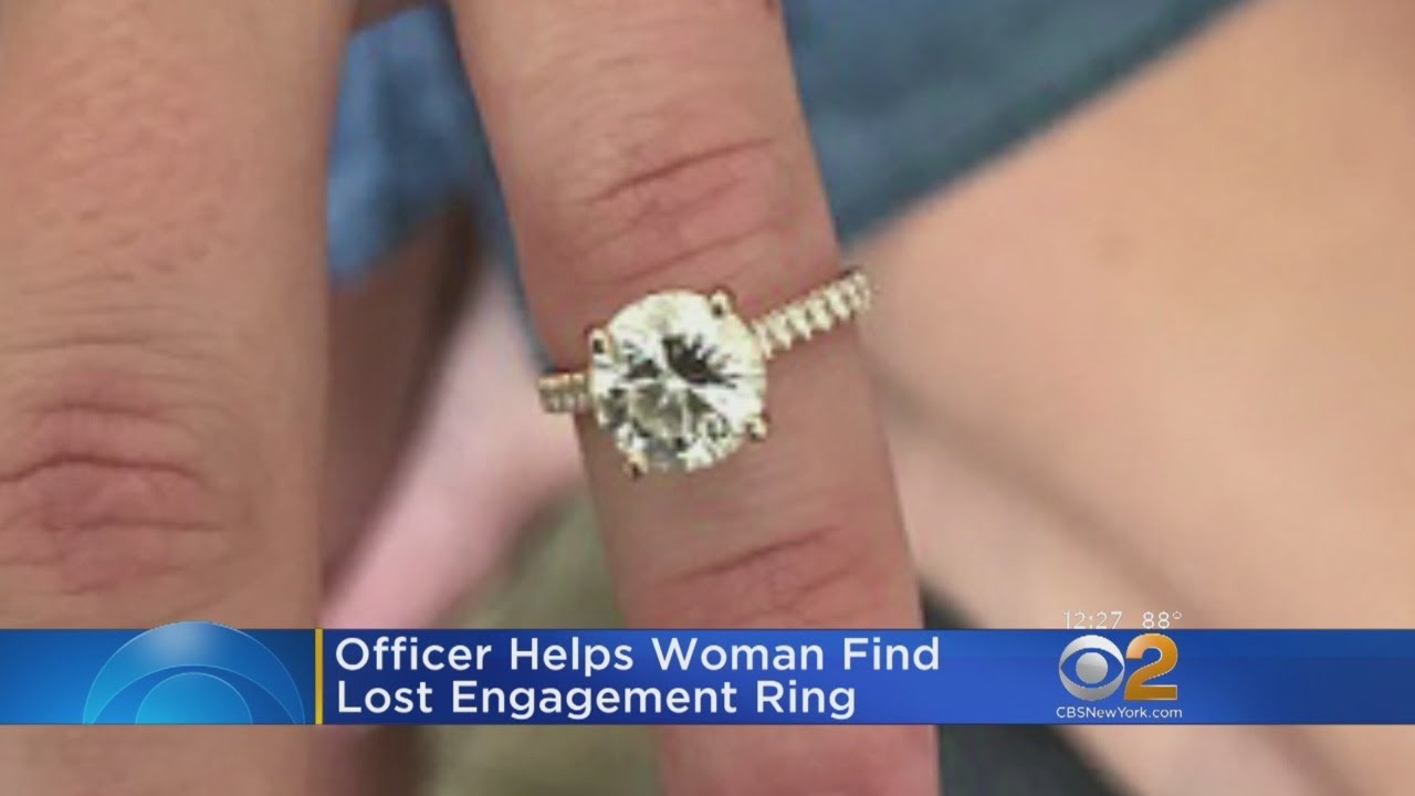 Officer Helps Woman Find Lost Engagement Ring - YouTube