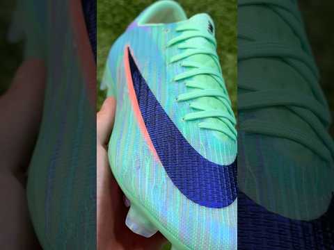 Sam Kerr's NEW Nike Mercurial Superfly 11 is BEAUTIFUL!