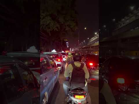 Situasi Kemacetan Jam Pulang Kerja di TB Simatupang, Jakarta Selatan Jumat Malam Ini