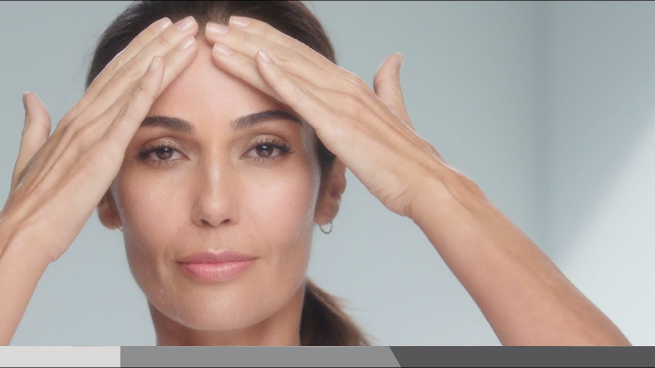 How to Use TimeWise Repair® Volu-Firm® Advanced Lifting Serum