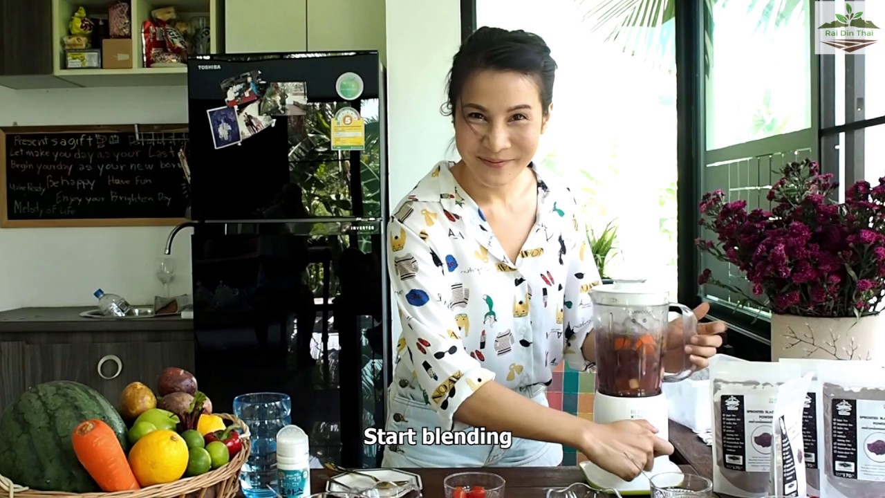 Healthy Fruit Smoothie mixed with Sprouted Black Rice Powder : Rai Din Thai brand