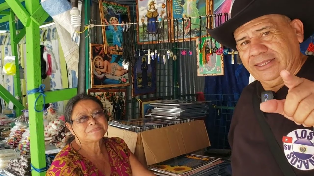 caminando por la ciudad de Santa Ana