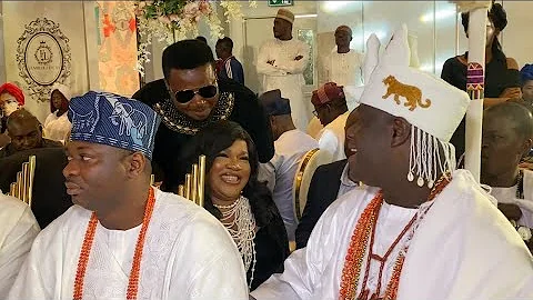 TOYIN ABRAHAM & HER HUSBAND MEET WITH OONI OF IFE AT PROPHETESS FUNMILOLA LUCAS BIRTHDAY PARTY