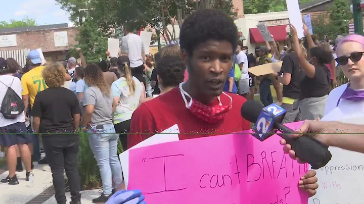 Raymond chats with peaceful protester in Summerville