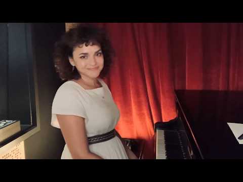 Norah Jones - Just A Little Bit - Live at Home