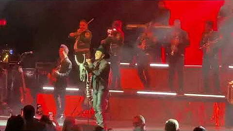 Christian Nodal - Amor Tóxico (Live in Chicago 2021)
