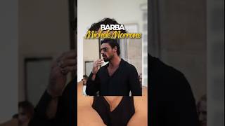 Barba al estilo Michele Morrone.