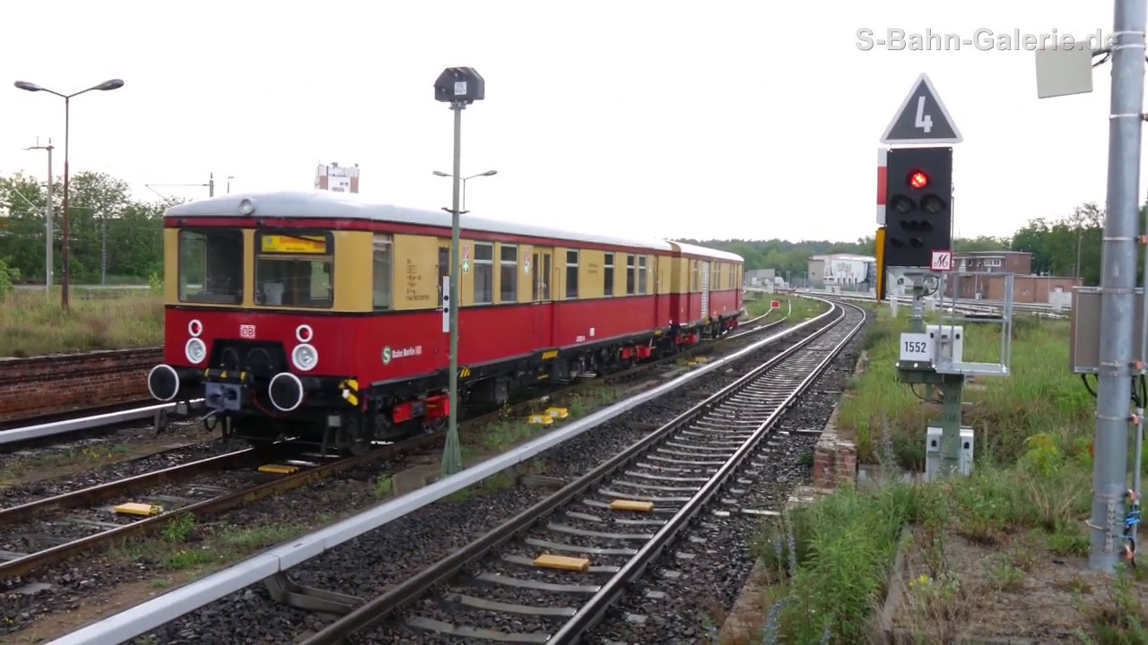 Hilfsgerätezug der Berliner S-Bahn - Baureihe 478.5 und im Schlepp der Oranienburger ET 168 029