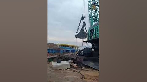 Cần trục bánh xích