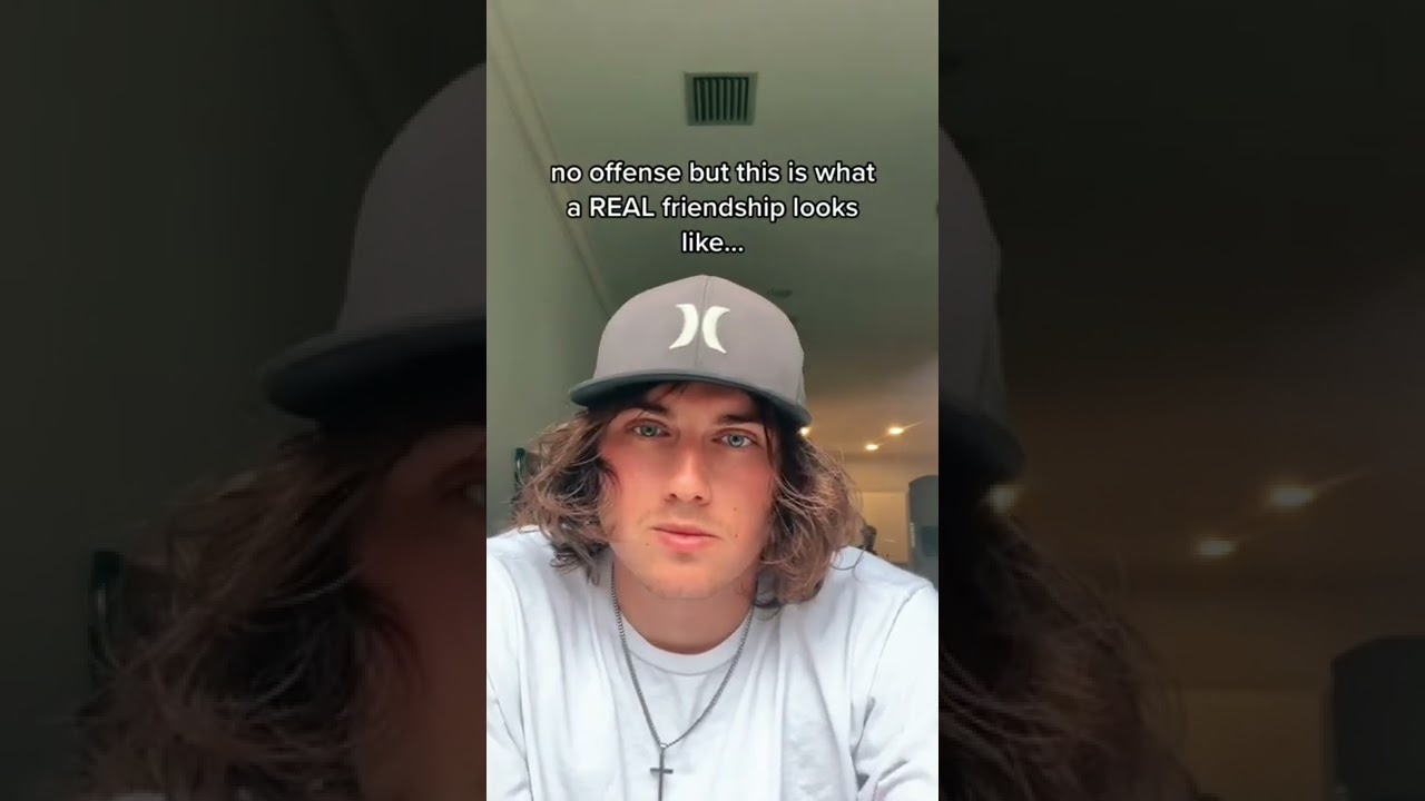 no OFFENSE but this is what a real friendship looks like… 