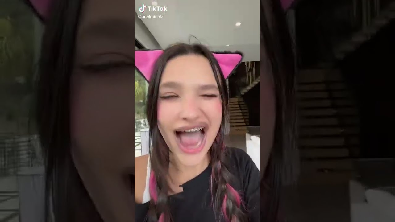 Лиза Анохина Фото В Купальнике