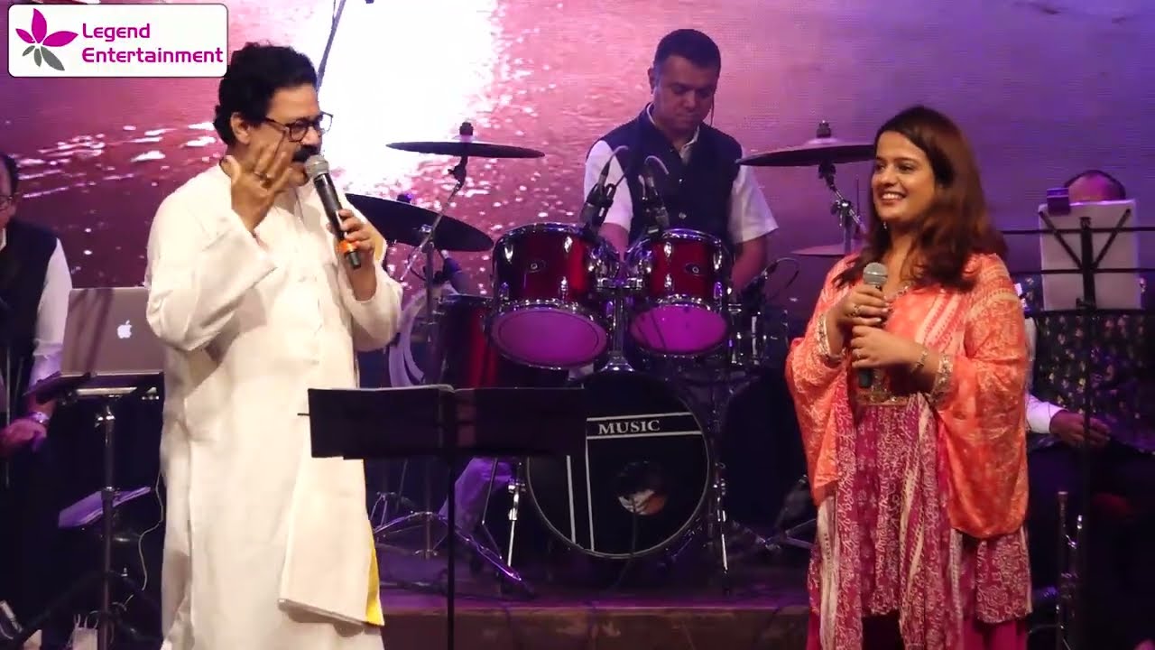 BADE ACHE LAGTE HAI LIVE BY SUJEET JUNIOR KISHORE & VIDHI JOTWANI