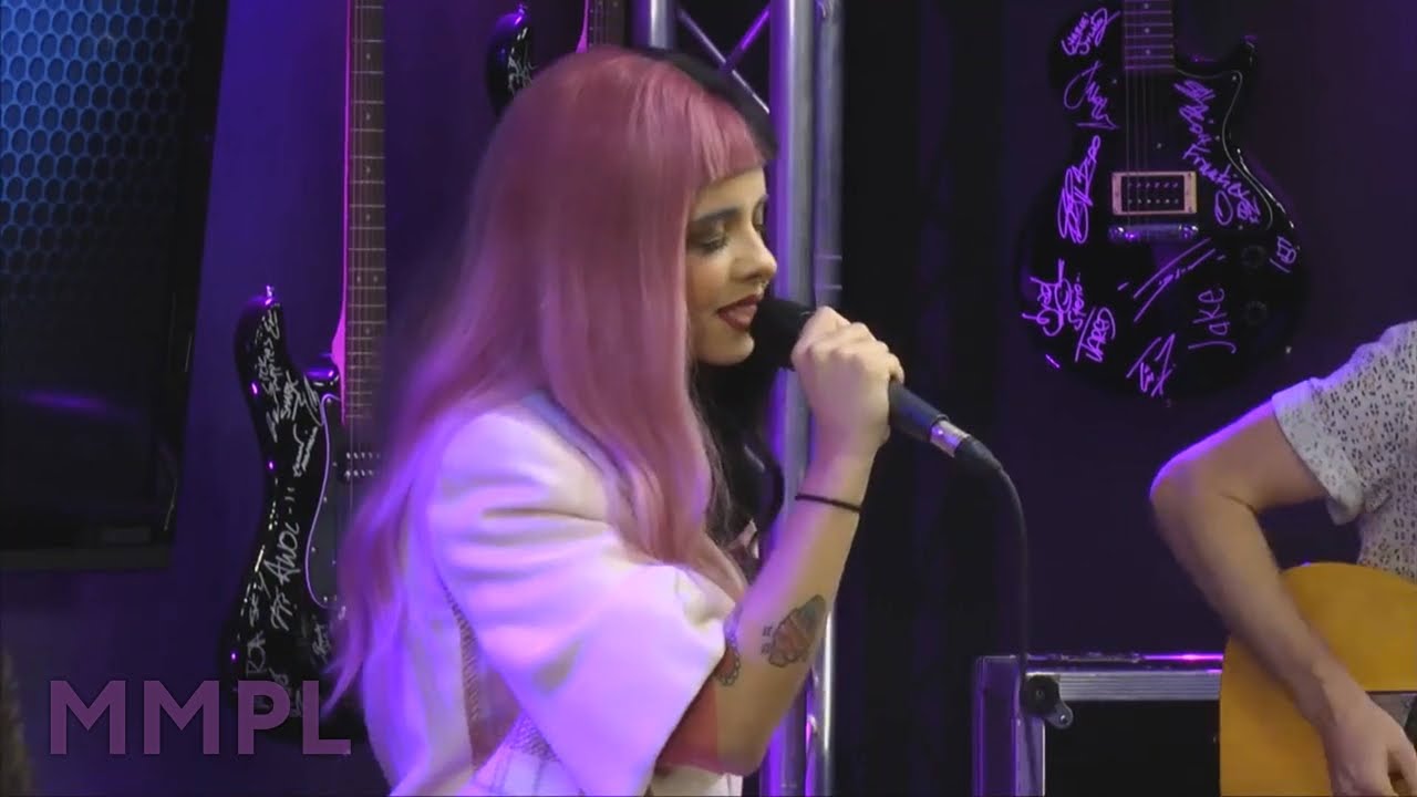 Melanie Martinez - Pity Party (live on Hot 101.5) 2016