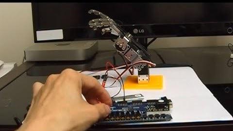 Palm Servo Control by XILINX Spartan FPGA (BASYS2 + Verilog Code + UCF) (以Verilog及FPGA完成舵機控制器)
