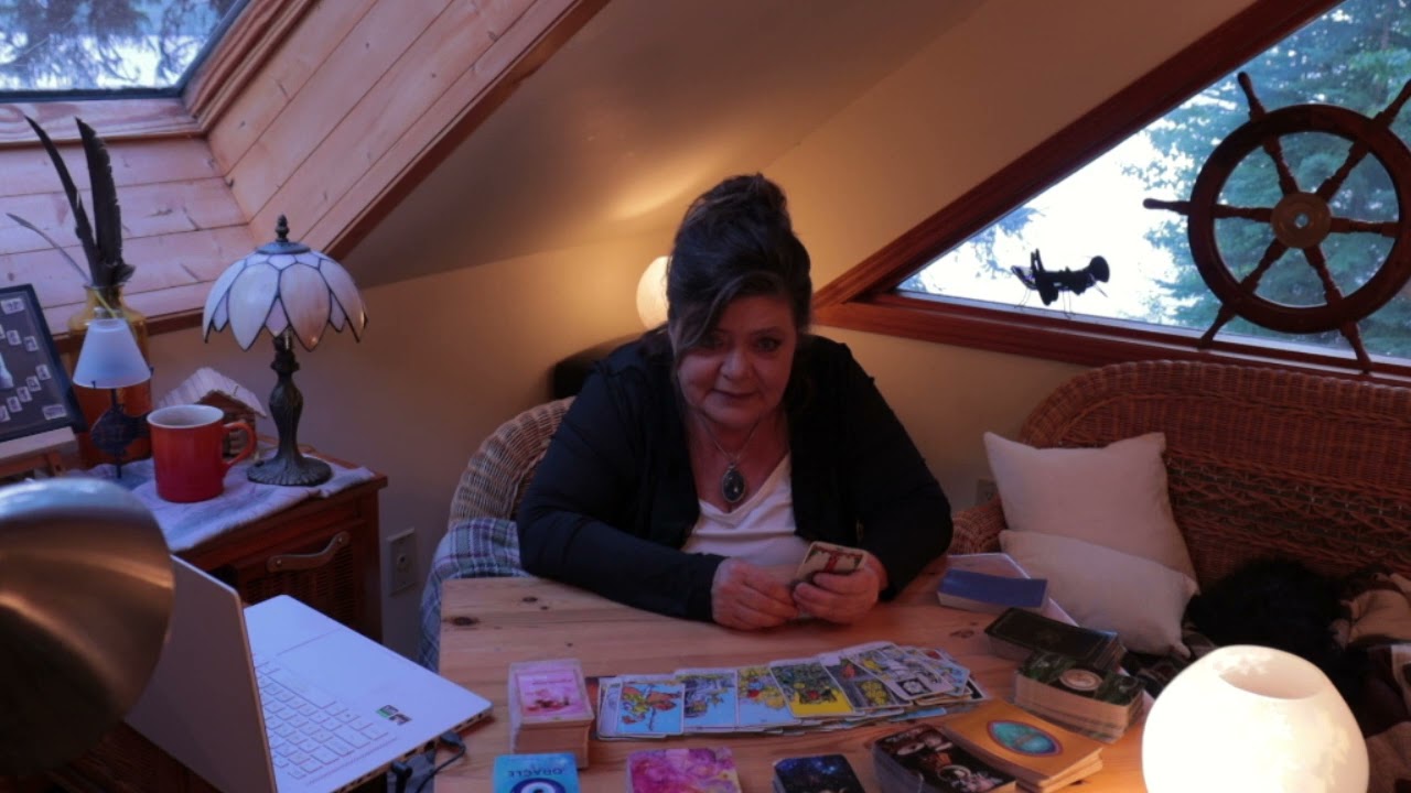 SAGITTARIUS BONUS YOUR ANCESTORS ARE COMING THROUGH LOUD AND CLEAR! WORDS TO YOU!