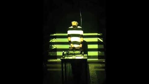 Radboud Mens - No Input Mixer to Projection