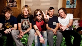 Cage The Elephant # Cry Baby # Tell Me I'm Pretty # Lyrics