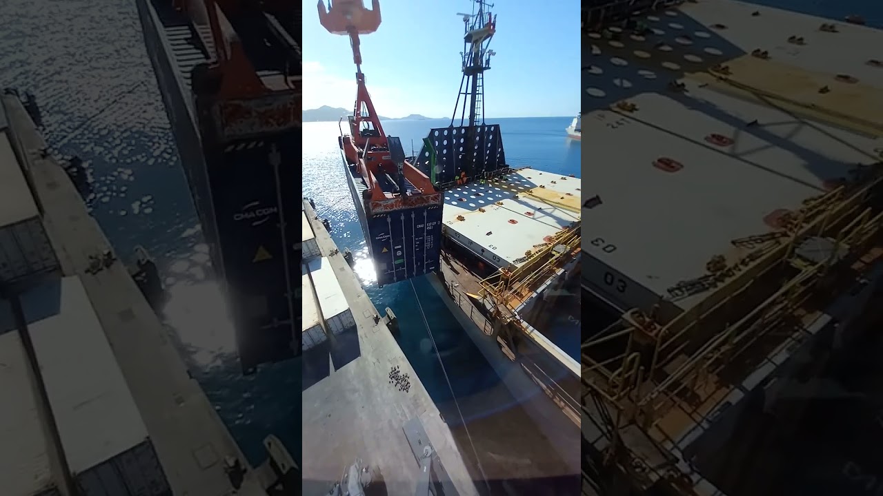 je suis dans la cale ## grutier portuaire ##