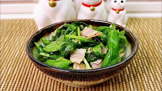 Вкусный салат из свежего шпината с беконом