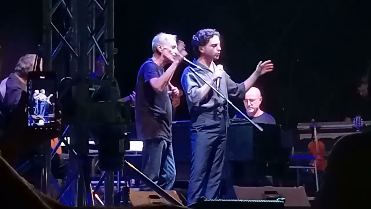 Roseto degli Abruzzi. Duetto Roberto Vecchioni e Gianluca Ginoble