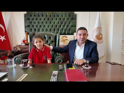 BAŞKAN ÖZYAVUZ KOLTUĞUNU MİNİK ZEYNEP'E DEVRETTİ