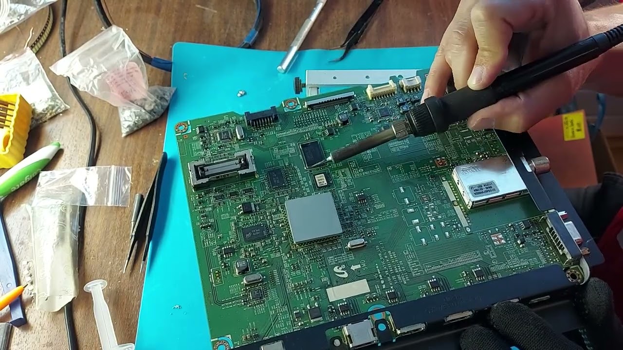 Samsung UE40D5520RW TV repair constant reboot.