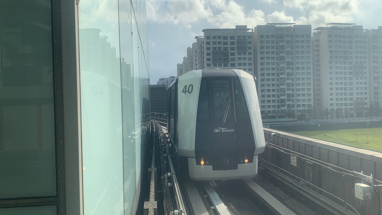 SBS Transit PGLRT Crystal Mover C810 [40] arriving Punggol (West Loop ...