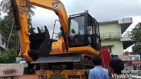 JS81 unloading@KADOORJCB