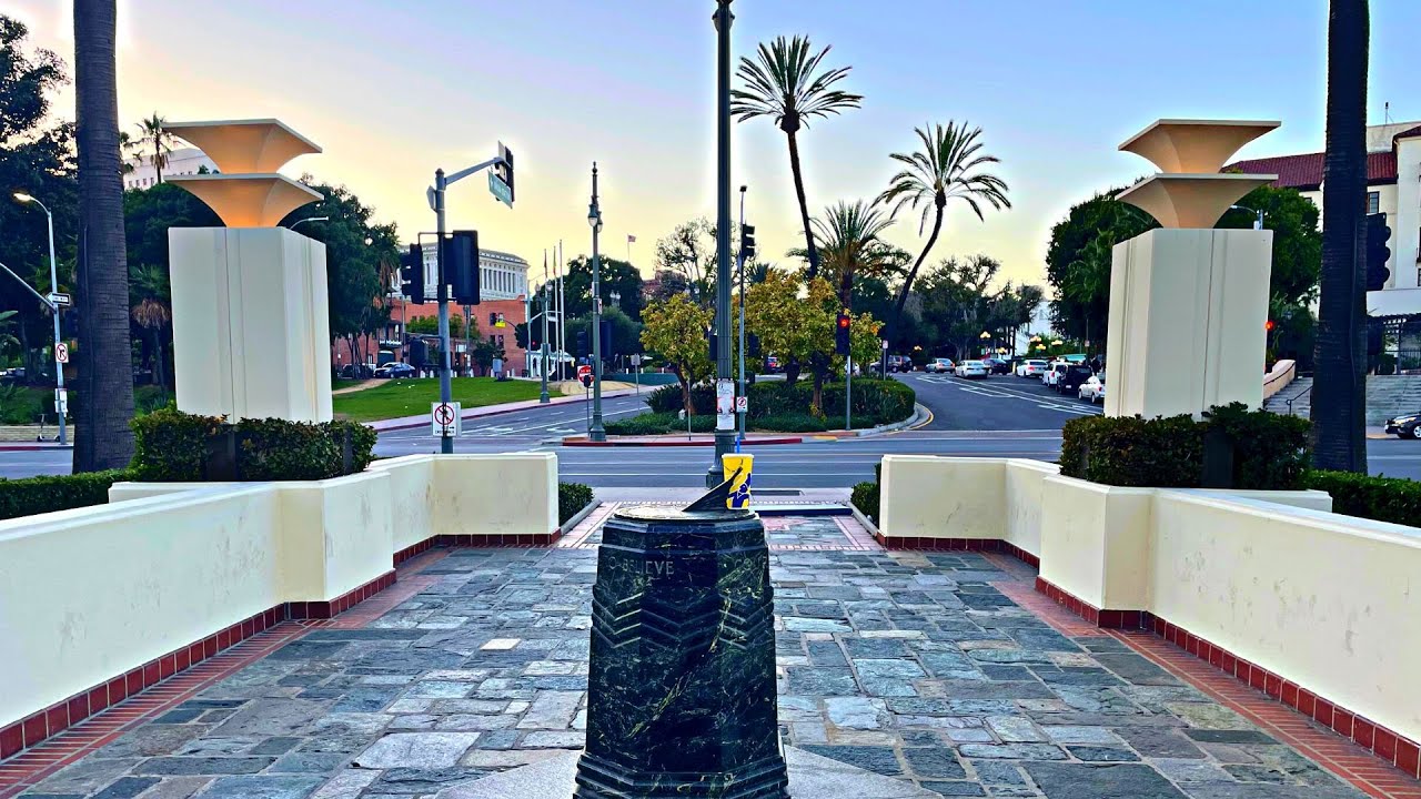 Walk from Union Station (Los Angeles) to James K. Hahn City Hall East 