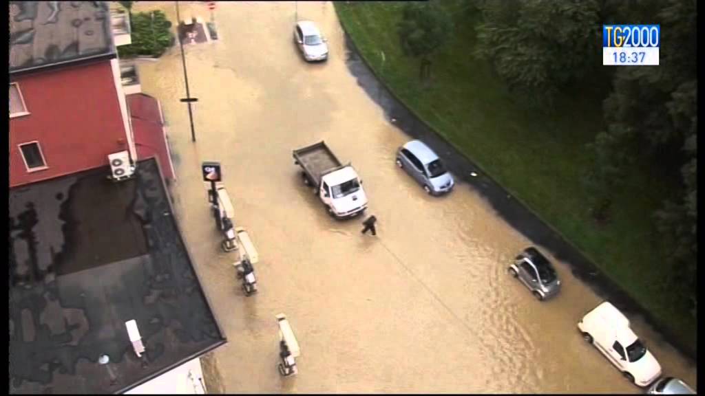 Allarme maltempo nel nord ovest del Paese: Liguria e Piemonte nel fango