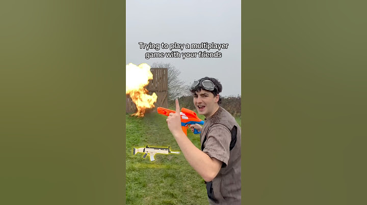 Trying to play a multiplayer game with your friends 😂🔥 #comedy #videogames #skyrim #fortnite