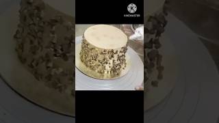 Simple way to make Golden coloured chocolate cake with chocochips gold golden drip cake shorts