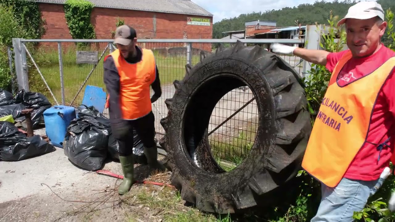 ECONOIA 3: Limpeza dos bancos marisqueiros desde Limpeza Punta Albán a Punta Paralada. 11/5/2023.