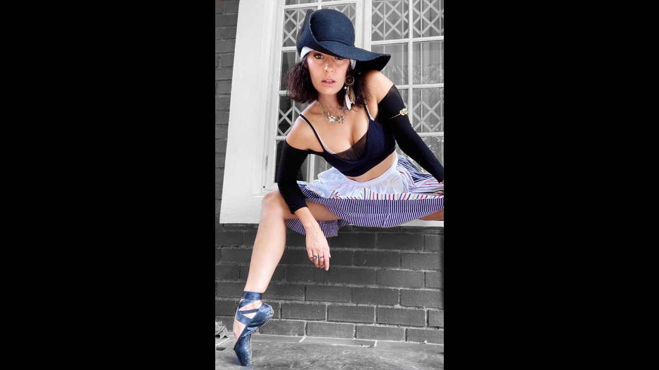 When your skirt decides to leave the performance 