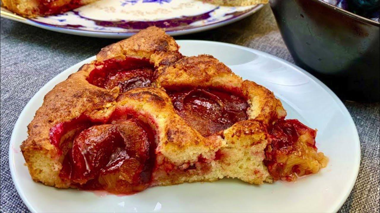 Пирог нью-йорк сливовый. Легендарный сливовый пирог. Пирог со сливами нью-йорк таймс. Сливовый пирог селезнева. Легендарный сливовый пирог.