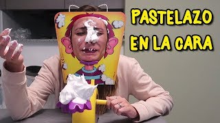 PASTELAZO DE CREMA EN LA CARA | Lyna y sus Juguetes