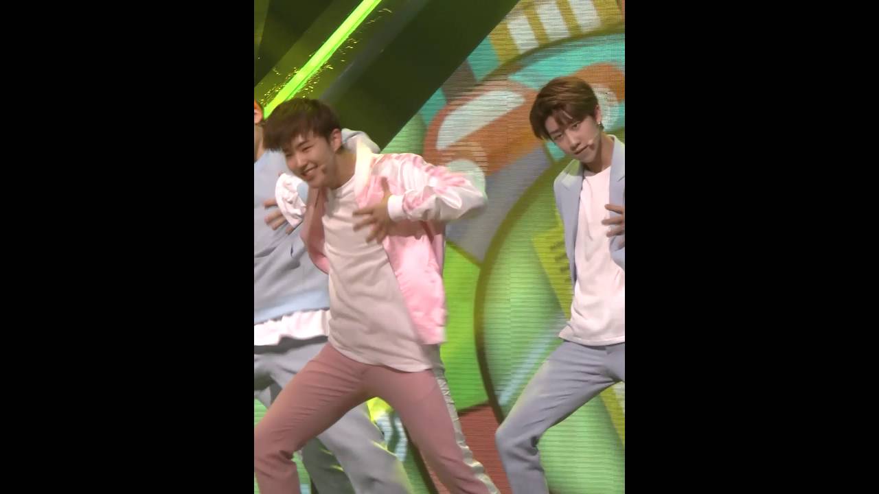 [MPD직캠] 세븐틴 호시 직캠 예쁘다 Pretty U Seventeen Hoshi Fancam @엠카운트다운_160428
