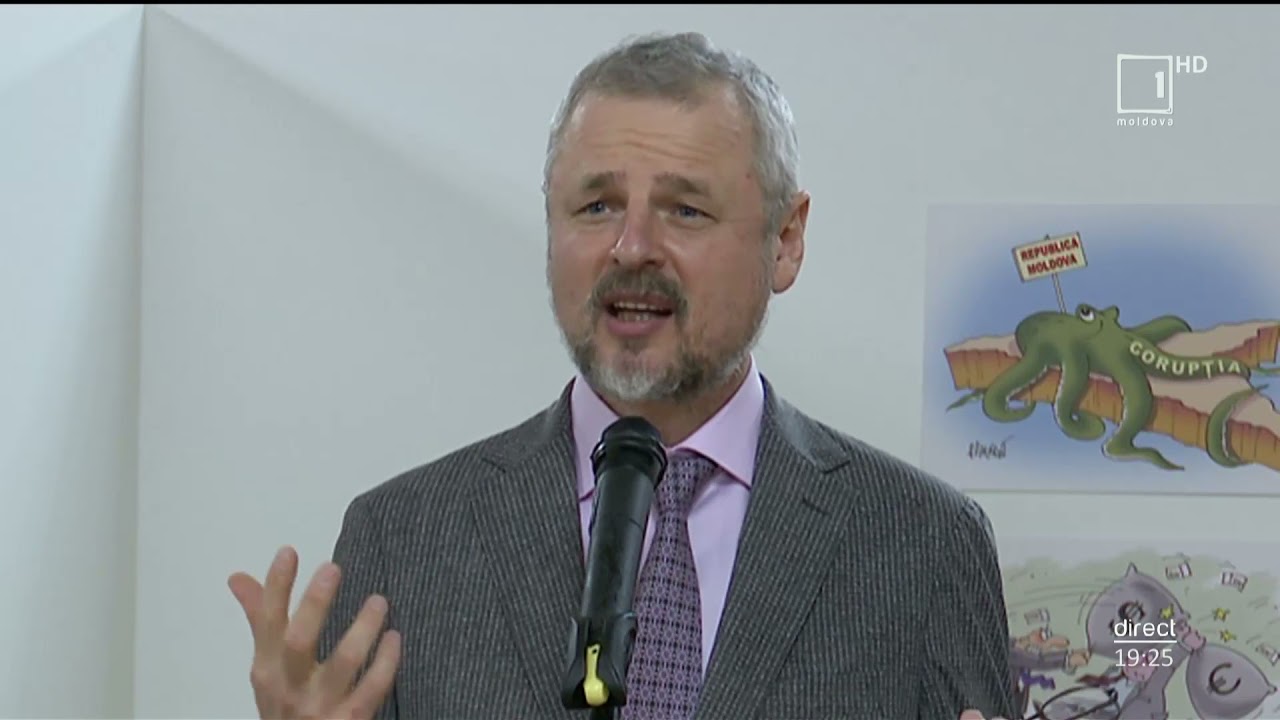 Mesager: „Corupţia în Republica Moldova - 30 de ani de luptă”, expoziţie inaugurată la Chișinău
