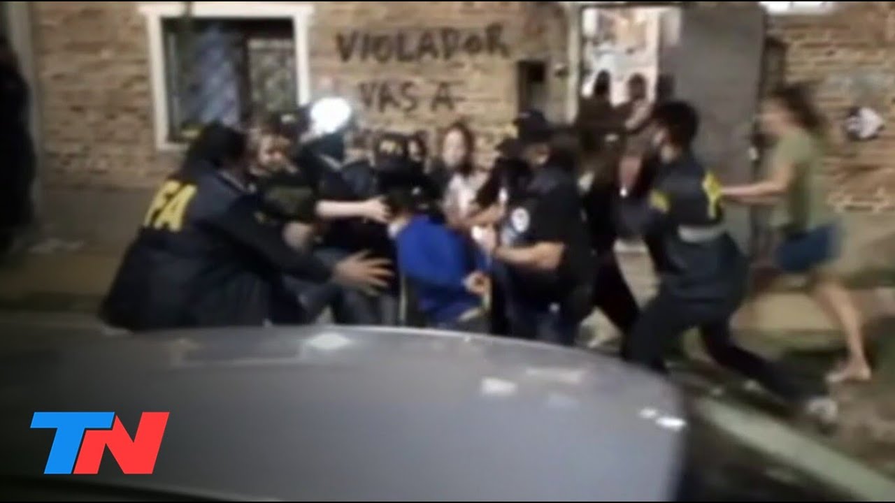 BRUTAL LINCHAMIENTO EN GERLI: Vecinos atacaron a una pareja acusada de prostituir a su sobrina de 12