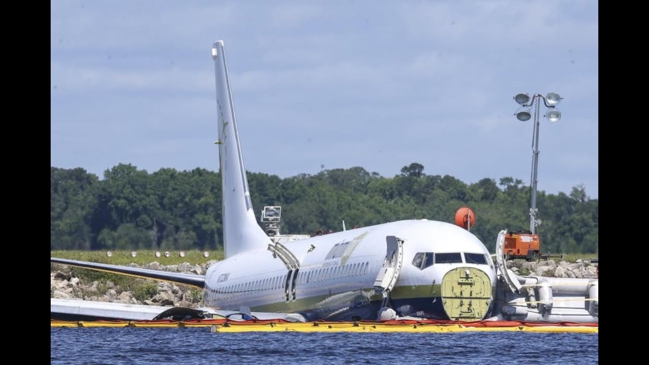 Guarda "We Are Going To Crash Land!" | Flights From Hell su YouTube Guarda "We Are Going To Crash Land!" | Flights From Hell su YouTube
