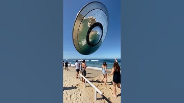 What Was That?! UFO Appears Over the Beach and Causes Panic #UFO #UFOs #uaps #UAP #ovni