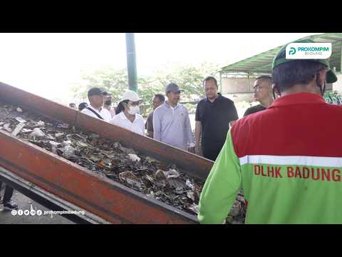  Tinjau TPST Mengwitani, Wabup Bagus Alit Sucipta Ajak Warga Pilah Sampah dari Rumah