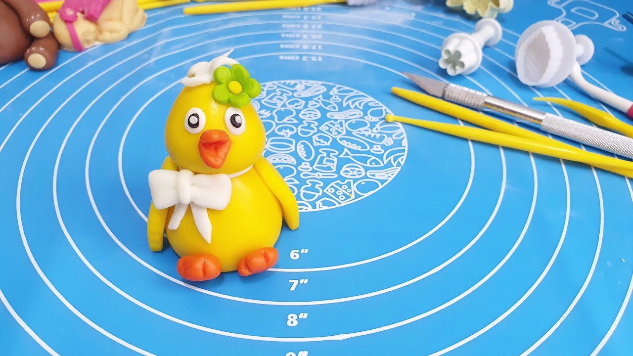 easy chick fondant 🐥طريقة عمل كتكوت بعجينة السكر سهلة