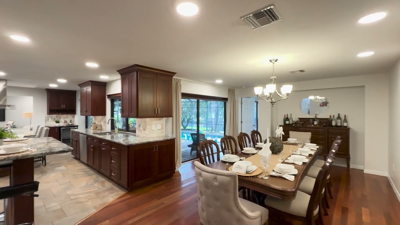 Waterfront home in Venetian Isles