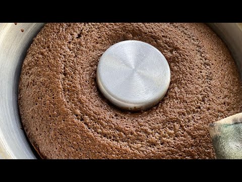 اليوم رح نعمل مع بعض أسهل كيكة كاكاو بمكونات بسيطة والطعم رهيب تعالوا نشوف الطريقة خطوة خطوة