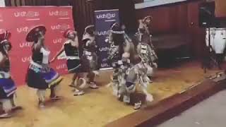 Izingane zoma- Wagqoza kabi (Live performance: UKhozi FM M1 studio)