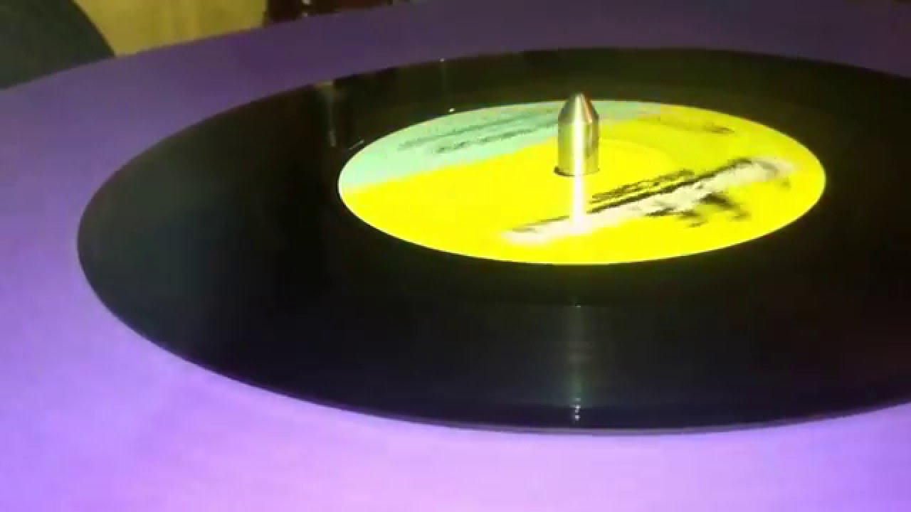 SIMON NYABIN & ODESSA ~ Dub This Place (YEHOUD I ~ Likkle Zion, B Side)