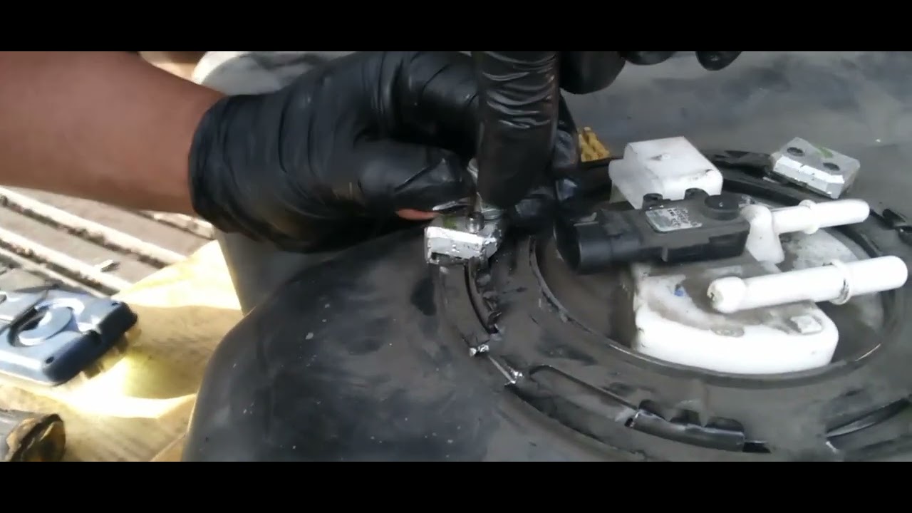 2016-2019 Smart Car fuel pump lock