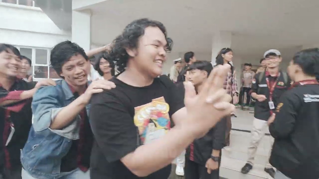 Guns N' Orkes Efek Rumah Dinas - Jamilah Mirasantika